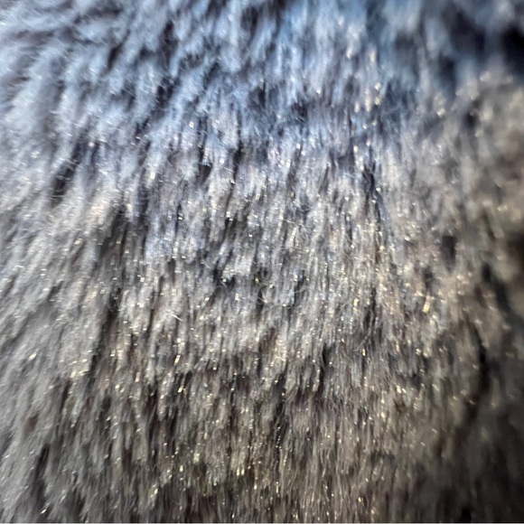 Love by Design Faux fur sweater - Picture 4 of 8